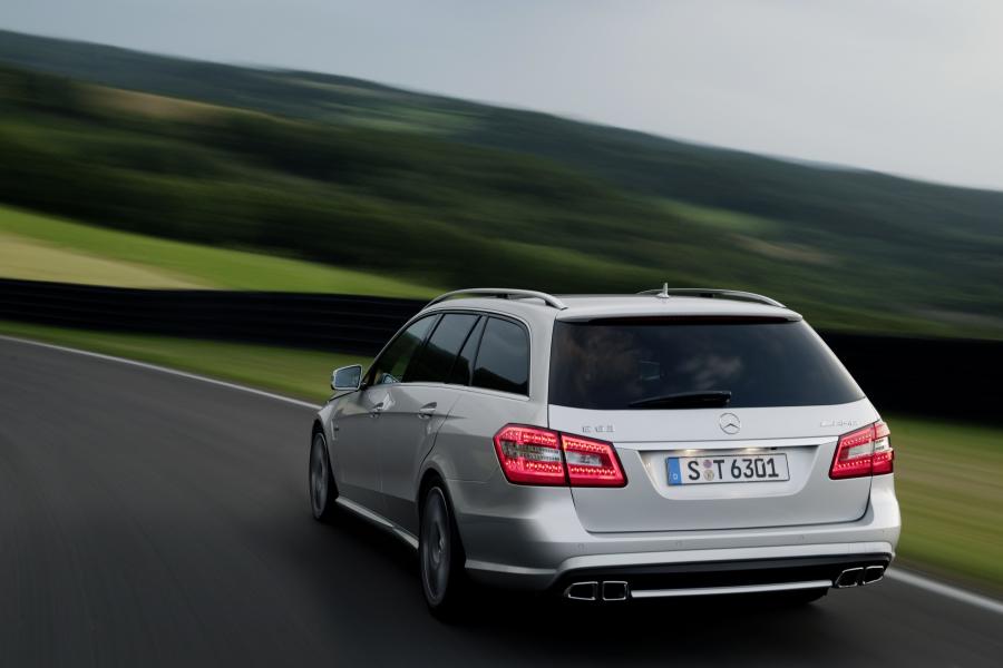  Mercedes-Benz E63 AMG Estate 2009 года  (фото 13 из 23)